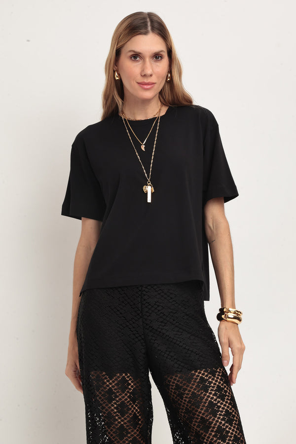 CAMISETA BASIC COM ABERTURA